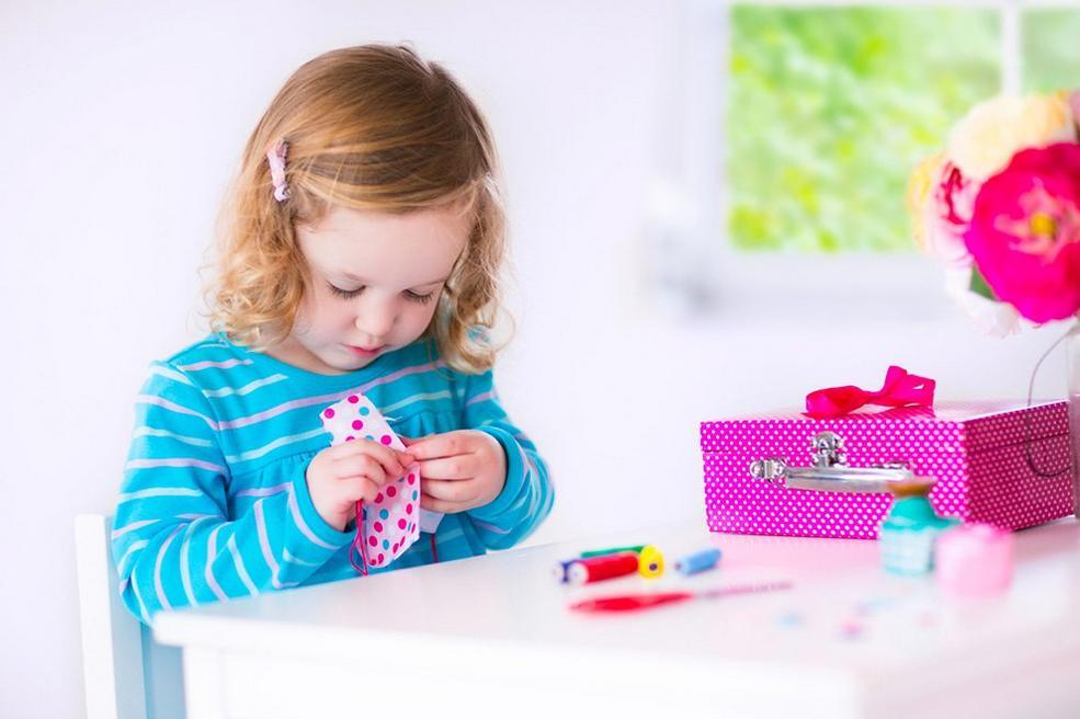 Kit creativi DMC per bambini: il regalo perfetto per l'estate