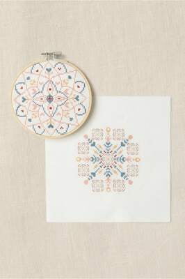 Mandala Meditativo Duo Kit Punto Croce - DMC Mindful Making Mandala Meditativo Duo Kit Punto Croce - DMC Mindful Making