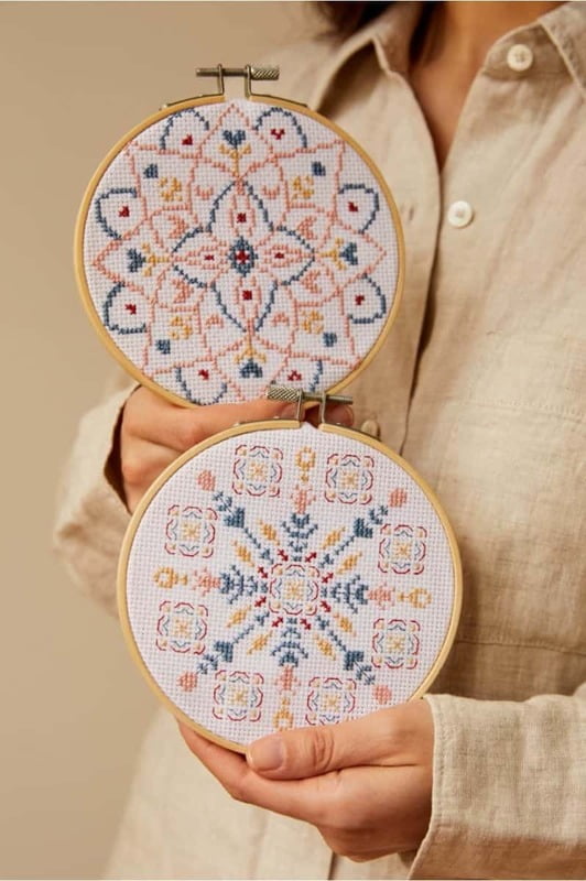 Mandala Meditativo Duo Kit Punto Croce - DMC Mindful Making Mandala Meditativo Duo Kit Punto Croce - DMC Mindful Making