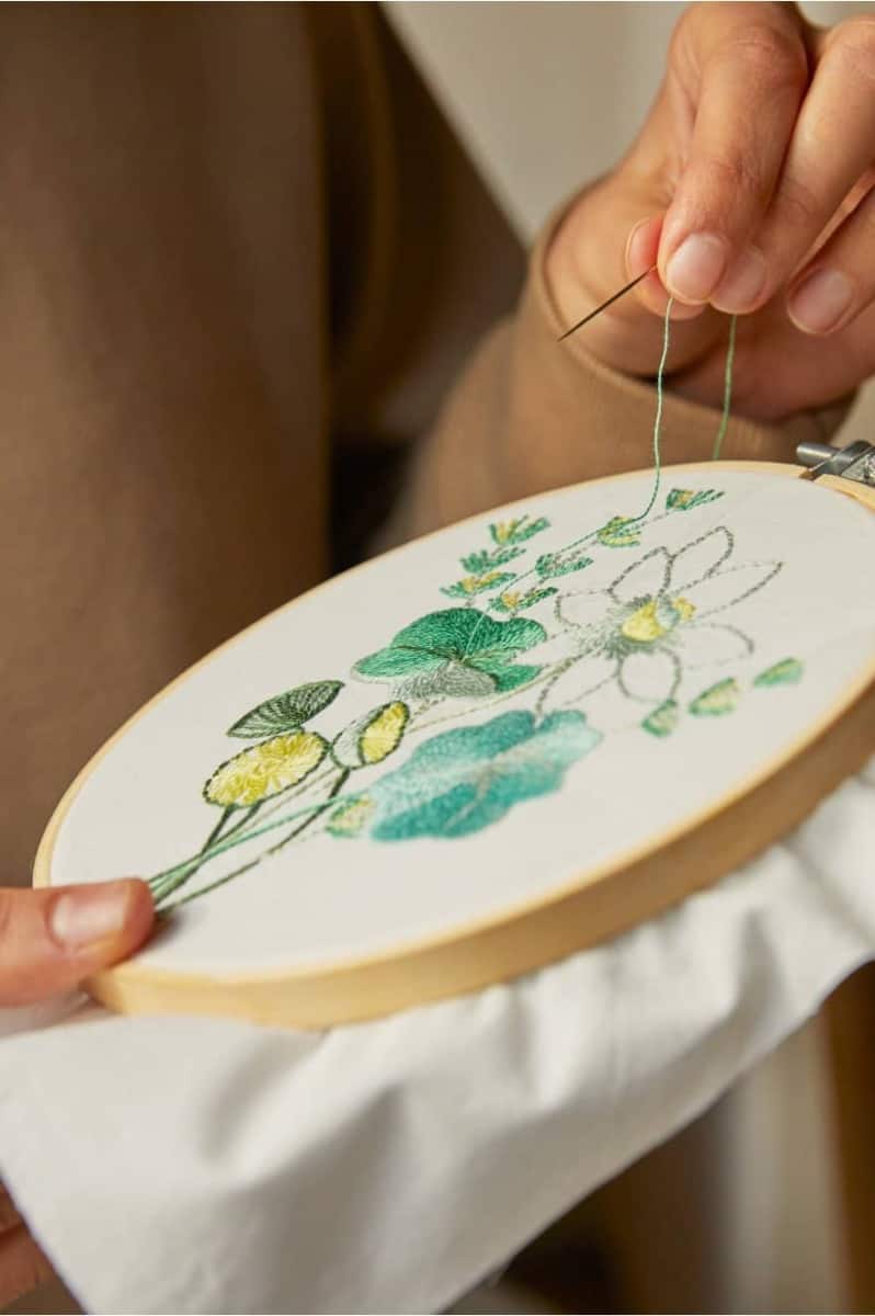 Giardino Acquatico Duo Kit ricamo - DMC Mindful Making Giardino Acquatico Duo Kit ricamo - DMC Mindful Making