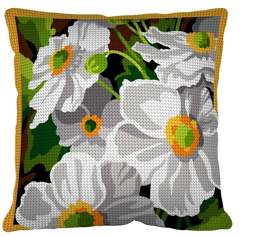 Cuscino con fiori - Kit ricamo a mezzo punto Cuscino con fiori - Kit ricamo a mezzo punto