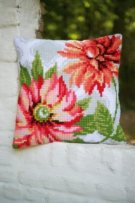 Pink Flower - Cuscino da ricamare a punto croce Pink Flower - Cuscino da ricamare a punto croce