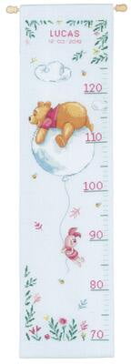 Metro misura bimbi Winnie the Pooh sul pallone Metro misura bimbi Winnie the Pooh sul pallone