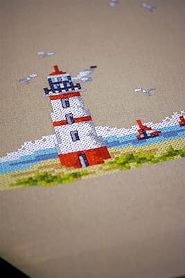 Il Faro - Tovaglietta Punto Croce Prestampato 80x80 cm Il Faro - Tovaglietta Punto Croce Prestampato 80x80 cm